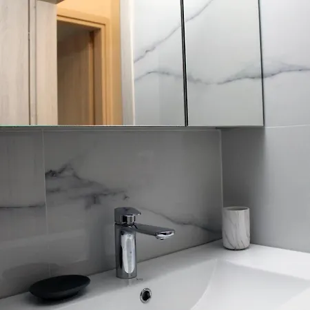 Monica's Luxury Apartment *